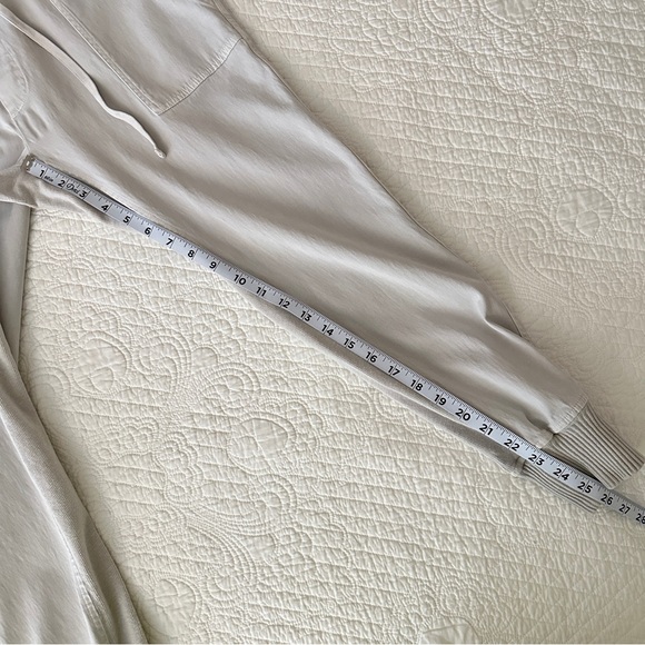 James Perse Women’s Mixed Media Jogger Pants - Picture 8 of 10